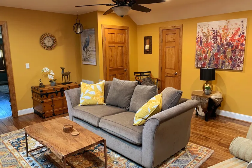 Serene Cozy Couples Getaway - Image 1