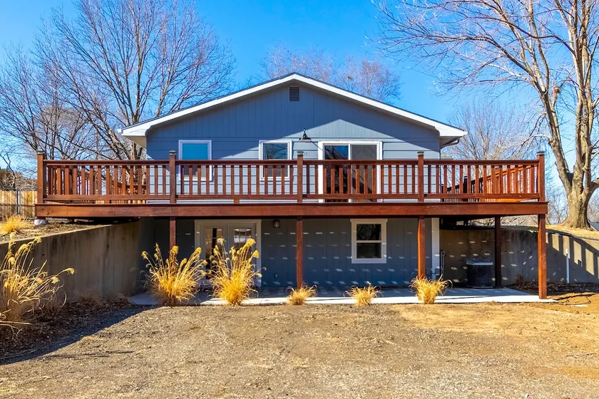 Three Bedroom Upper Unit near Kansas State Univers - Image 1