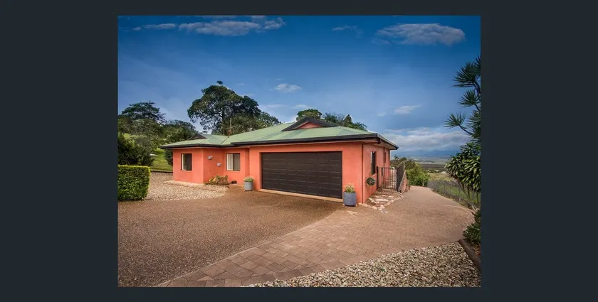 A picturesque 3 bedroom house with splendid views - Image 1