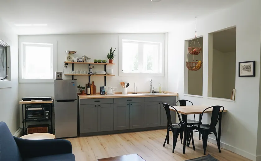 Wonderstate Bayfield Sunny 2-bedroom Apartment - Image 1