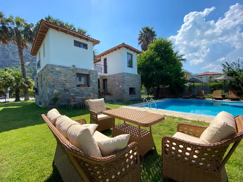 Villa Merry - 3BR Private Pool&Garden - 50m to River - Image 1