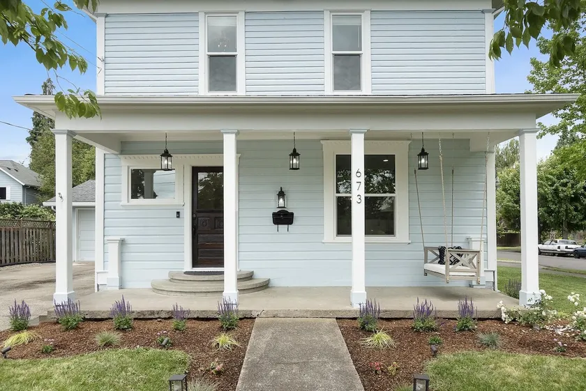 Vintage House on Main St - Image 1