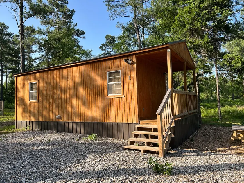 Cozy Tiny Home Cabin Near Lake Greeson & Kirby Landing – Pet-Friendly! - Image 1