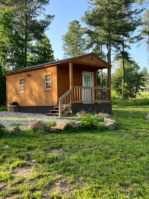 Studio Cabin – Pet-Friendly Retreat Near Lake Greeson & Kirby Landing Marina - Image 1