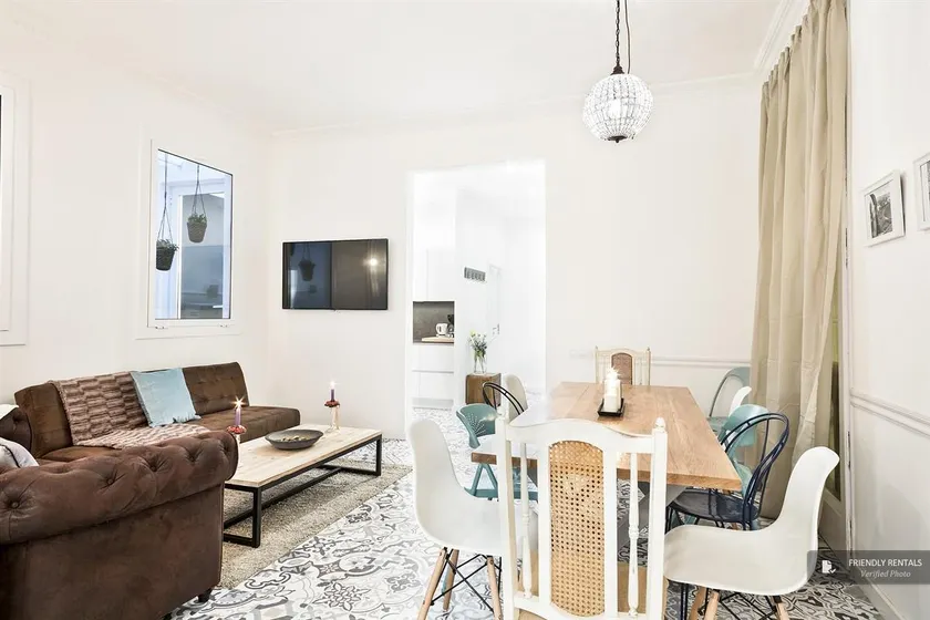 Authentic Apartment Near Plaza Catalunya - Image 1