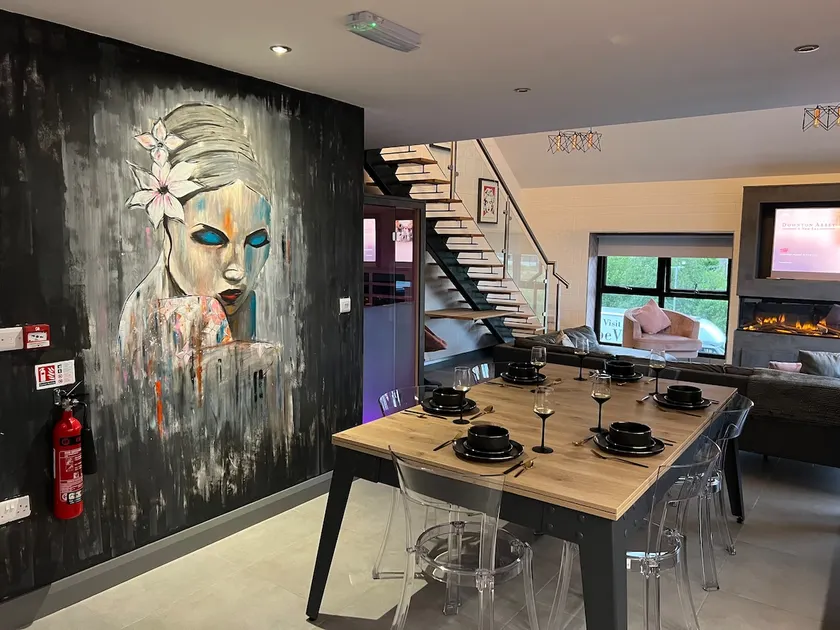 Luxury Hot Tub Jacuzzi & Sauna Apartment With Pool Table In Mid Ulster - Image 1