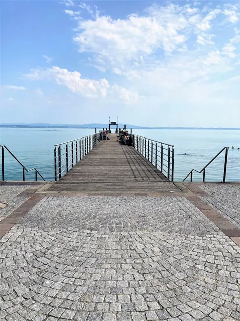 Lovingly furnished old building apartment with lake view - Image 1