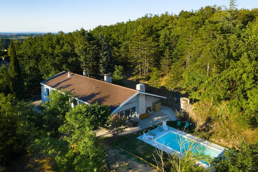 Drôme villa nestled in the woods - Image 1