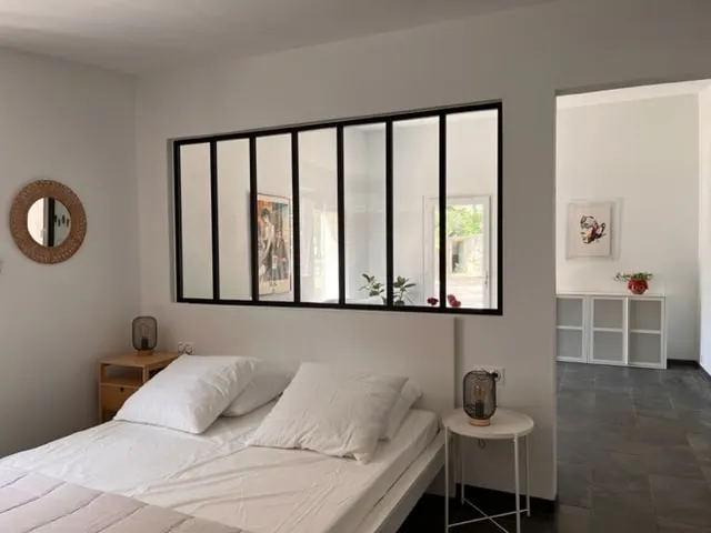 Quiet apartment with garden - Image 1