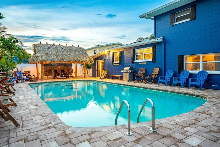 TIKI BLUE Big beach house with heated pool, hot tub and Tiki Bar. - Image 1