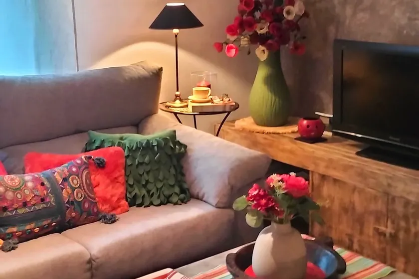Apartment with fireplace in Casco Antiguo - Image 1
