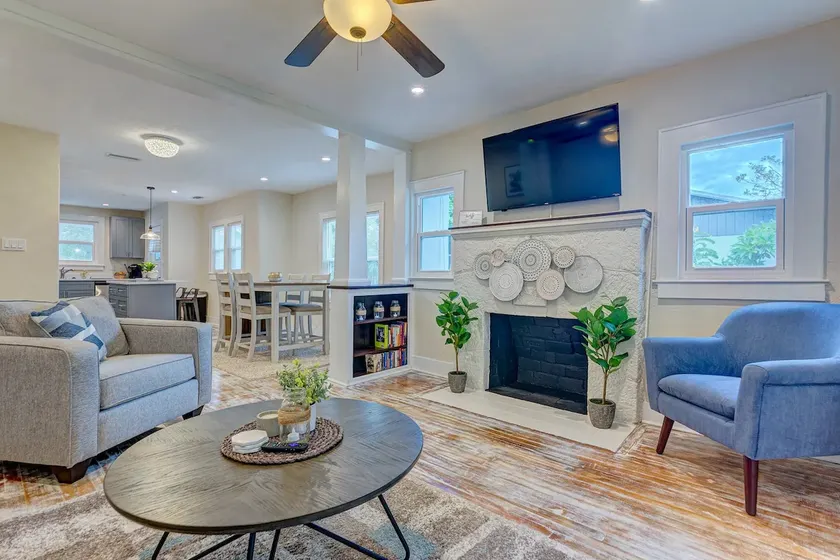 Luxury Bungalow Close to Beaches - Image 1