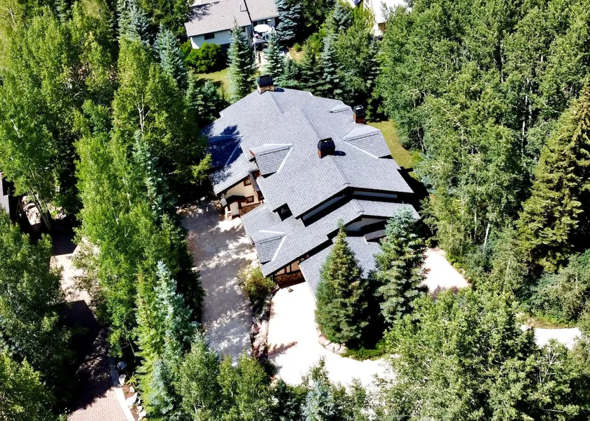 Stunning mountainside home in West Vail - Image 1