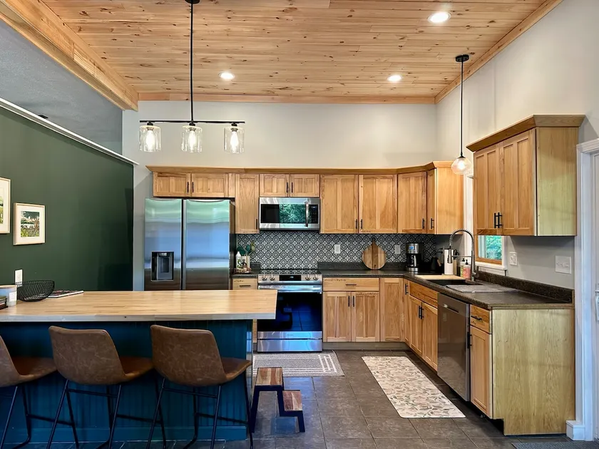 Modern Farmhouse | Lakes • Mountains • Sleeps 14 - Image 1