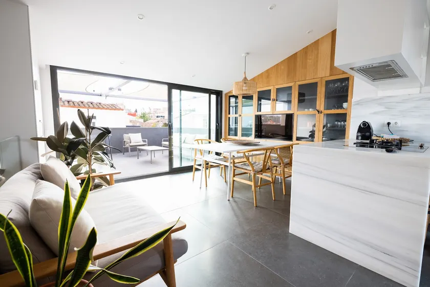 MCW Cozy Design Penthouse in historical center - Image 1