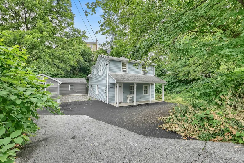 Discover Nature’s Glory! Perfect Family Home - Image 1