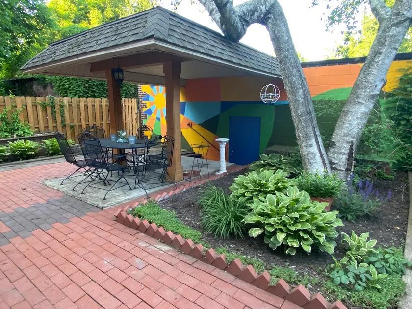 Oasis by Frick Park w Garage Parking - Image 1
