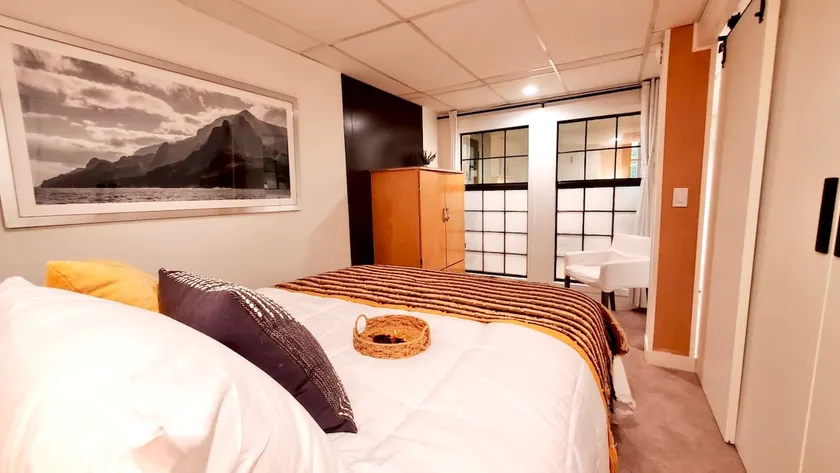 The Hidden Gem – 1BR Walk-Out, 7 Min to I-24 - Image 1