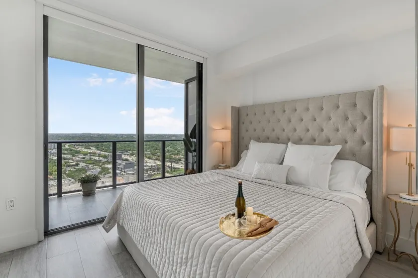 RARE FIND 2 beds Midtown Resort & Amenities Miami - Image 1
