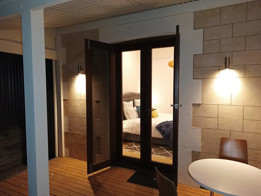 Strathalbyn Cottage on the Angas River, Lux Modern - Image 1