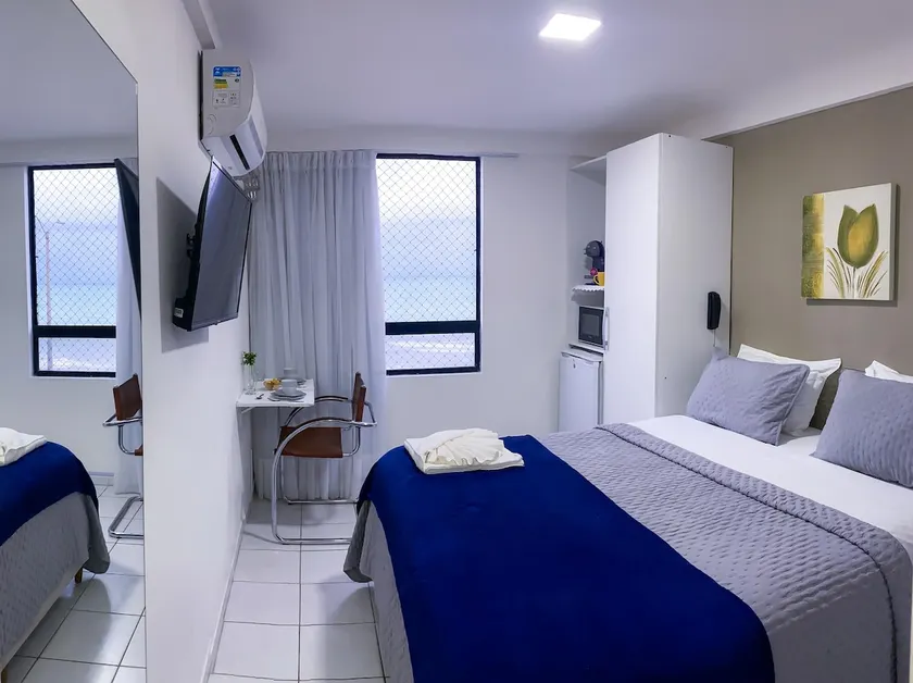 Cozy beachfront accommodation - Image 1