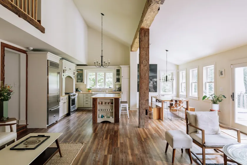 Riverfront rustic farmhouse near Rhinebeck - Image 1