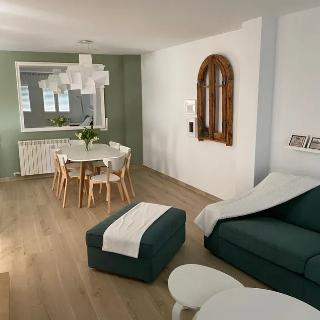 Apartment in the old town with river views - Image 1