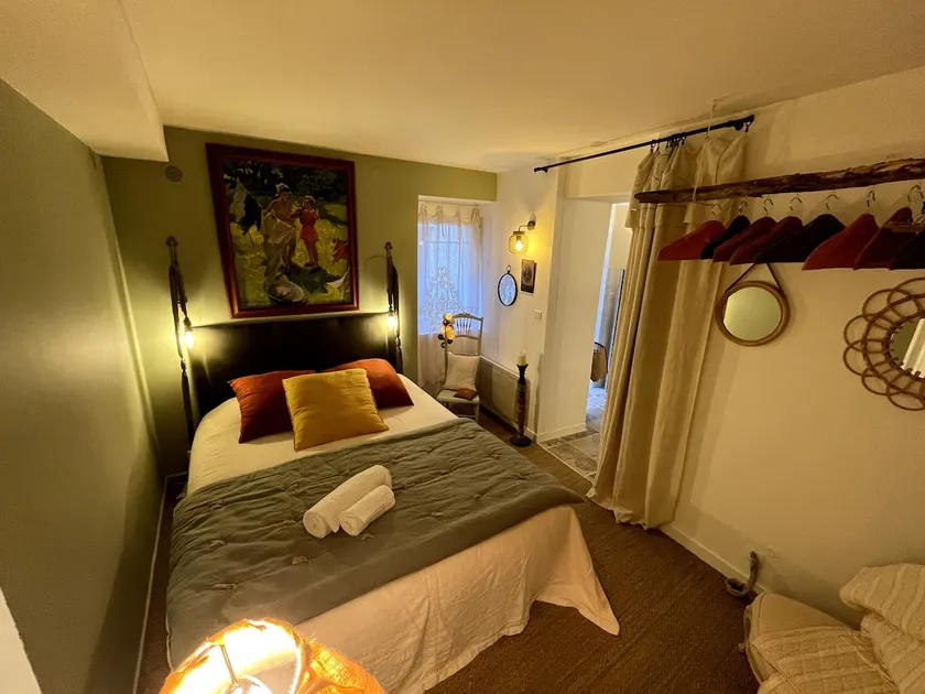 Charming Apartment In The Center Of Carpentras - Image 1