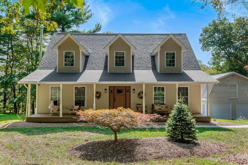 Whitetail House - Image 1