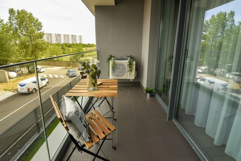 ELEGANCE | Cloud9 Modern Apt - Image 1