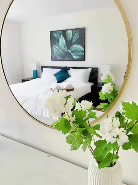 Bright, Spacious and Modern Living - Image 1