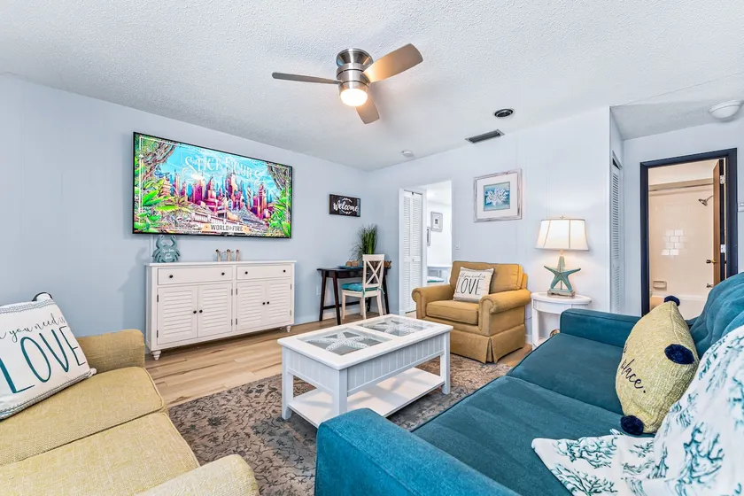 Quiet Downtown Sarasota Villa. 2 bed 2 bath. 644 - Image 1