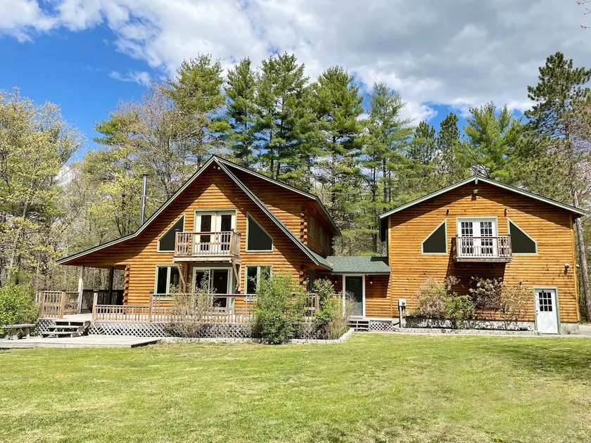 Beautifully Renovated Farm on 23 acre Sanctuary - Image 1