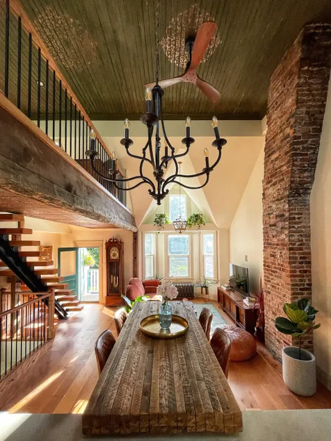 Victorian Boutique Apartment-Steps from Lakeshore! - Image 1