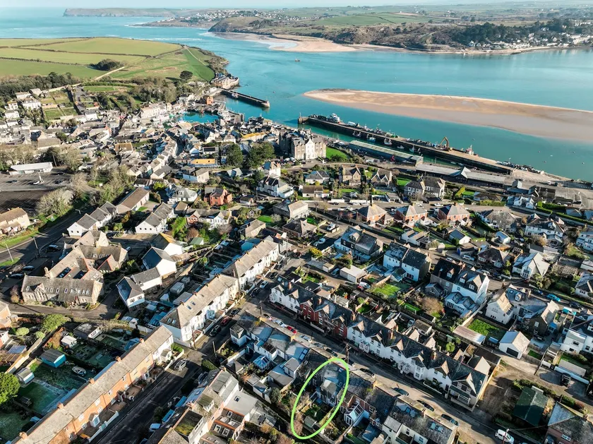 Skylark House Padstow, Stylish Victorian Townhouse, Private Sauna, Cold Plunge and Log Burner - Image 1