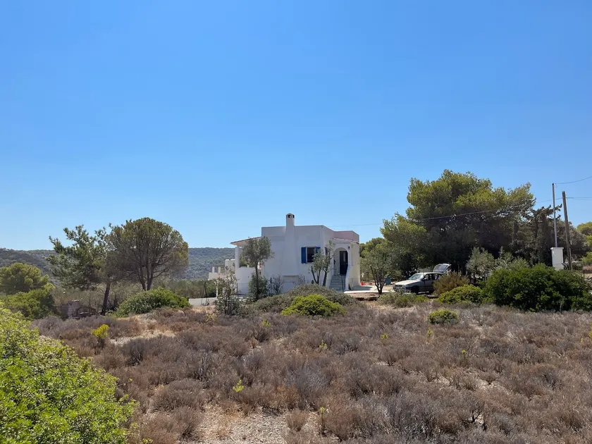 Traditional Greek summer house close to the sea - Image 1