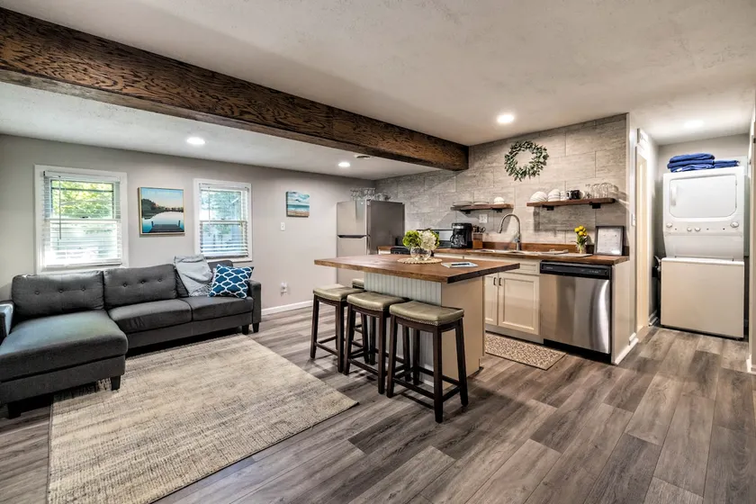 Cheerful 2br Cottage Minutes from Presque Isle - Image 1