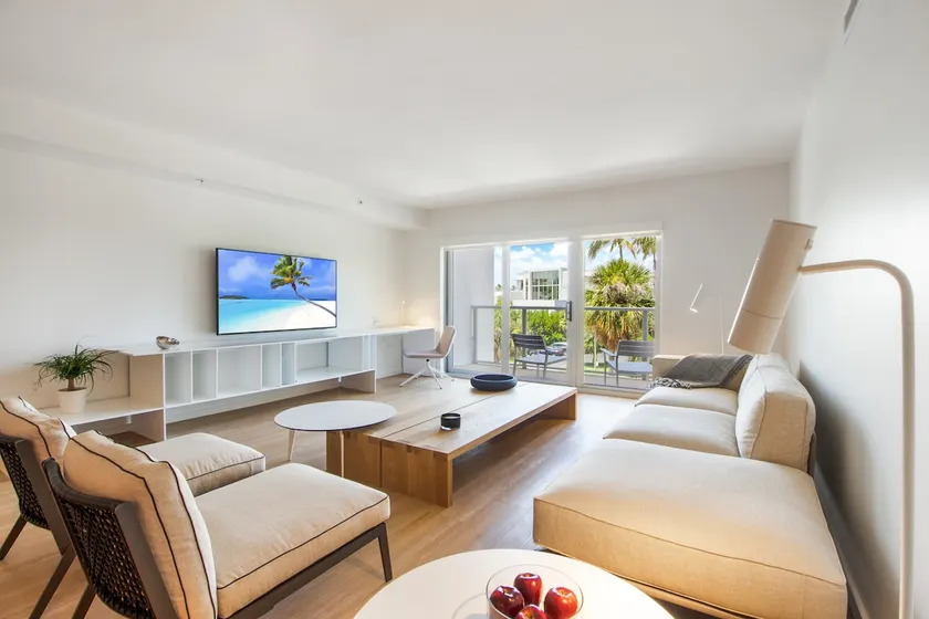 Deluxe 2Bedroom/2Bath (1700 SQFT) Beach Service - Image 1