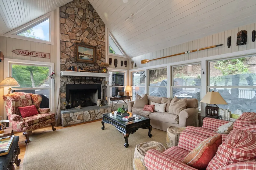 Lake House Retreat on Beautiful Canandaigua Lake Sleeps 12 - Image 1