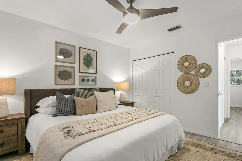 2 bdr with pool & 2 blocks to beach (#A) - Image 1