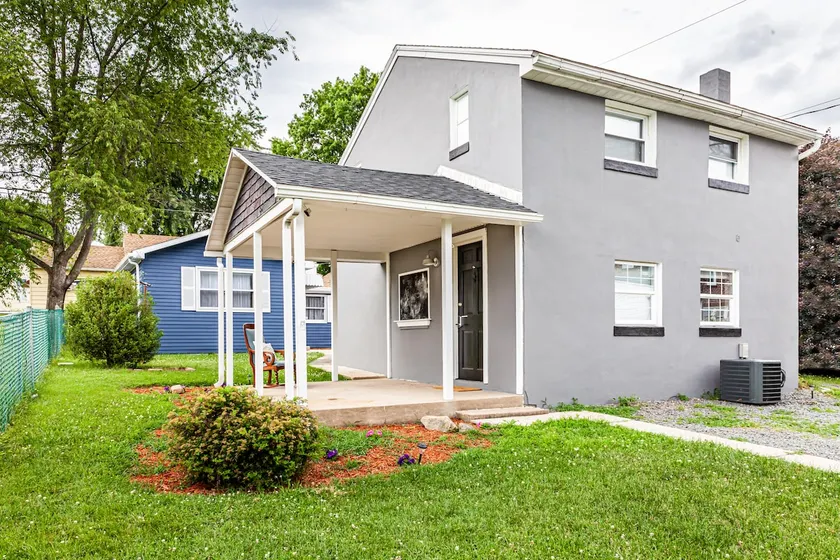 The Gray Cottage 🏡 - Image 1