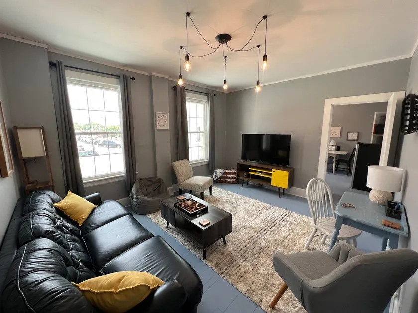 Charming 1890’s, 3bd, 1ba, Dwtn Bedford Loft - Image 1