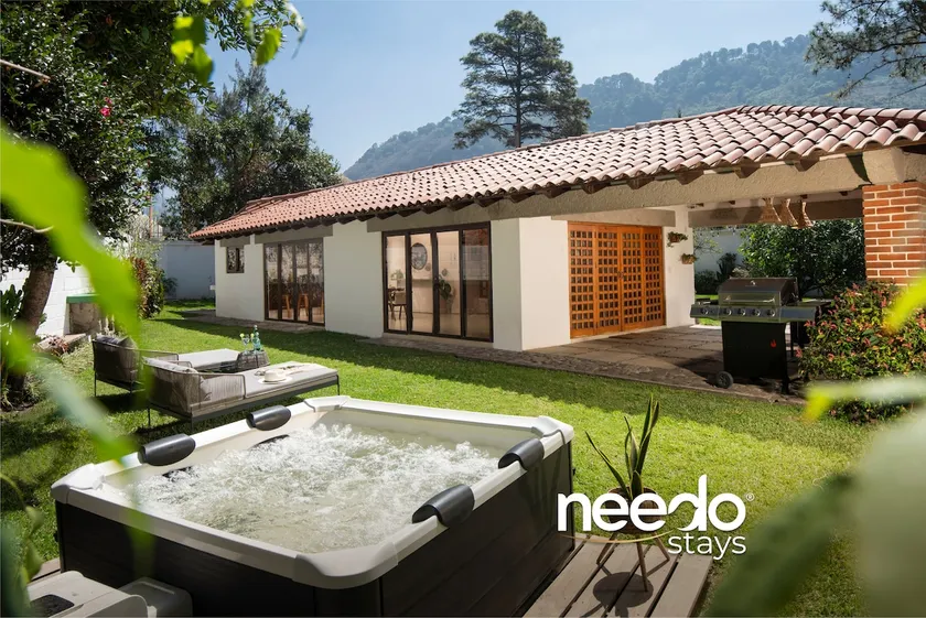N) Centric Bohemian Villa w/ Hot Tub, Garden, BBQ - Image 1