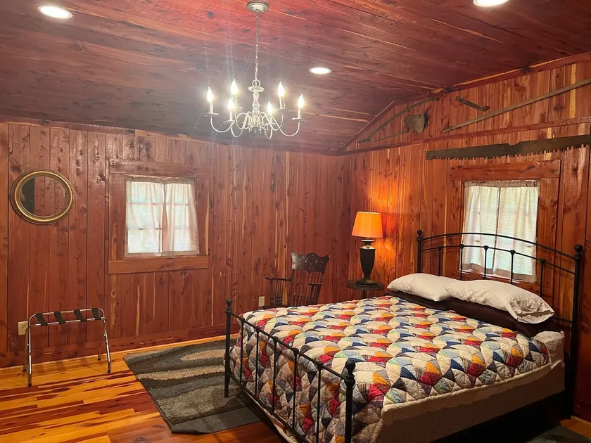 1 of 3 Guest Quarters 35 Min to U of Alabama - Image 1