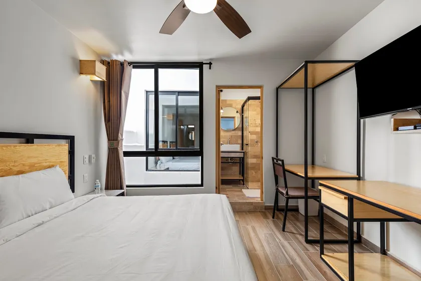 Set of 4 integrated suites - Image 1