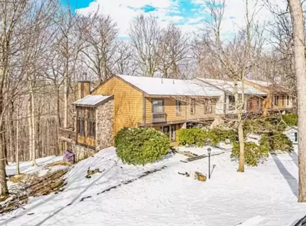 Rustic & Family Friendly Cabin in Seven Springs - Image 1