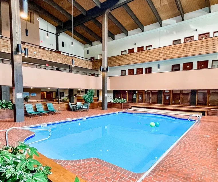 Cozy Condo - Pool - Game Room - Walk to Lifts! - Image 1