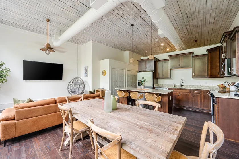Downtown Loft - Walkable to Dining and Entertainment - Image 1