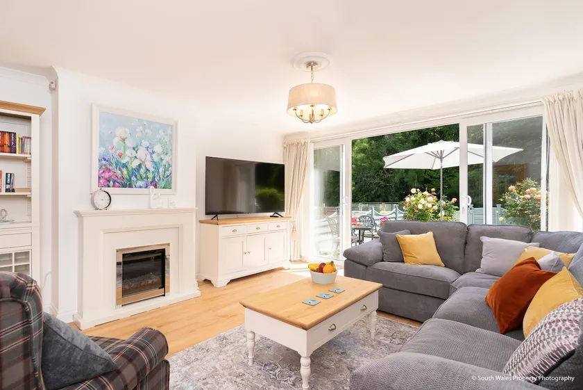Romantic home a few minutes from the seafront. - Image 1