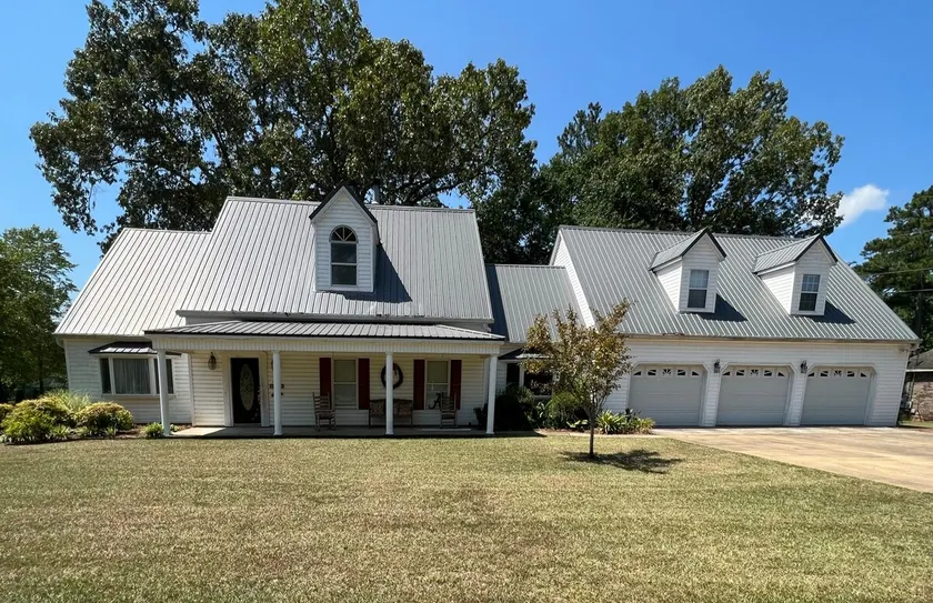 Lakeview Getaway! Spacious Home and Serene Views! - Image 1